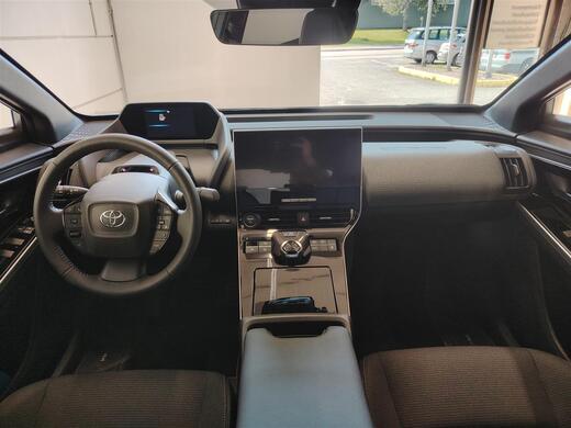 Toyota bZ4X vaihtoauto