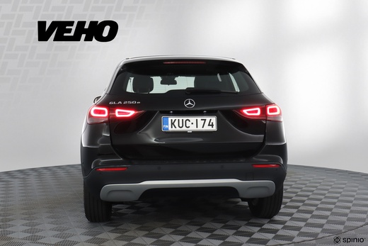 Mercedes-Benz GLA vaihtoauto