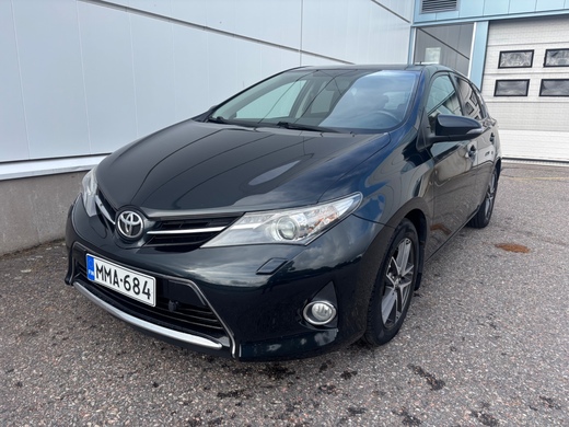 Toyota Auris vaihtoauto