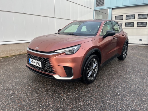 Lexus LBX vaihtoauto