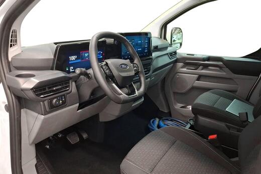 Ford Tourneo Custom vaihtoauto
