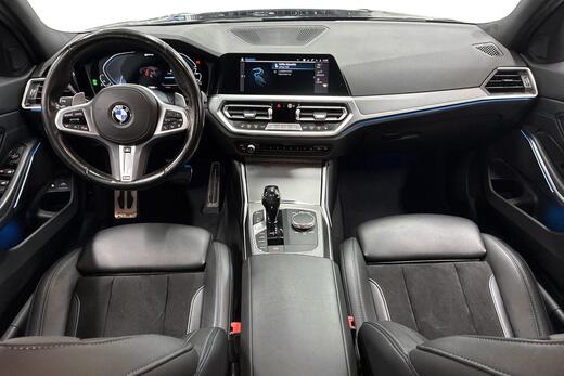 BMW 330 vaihtoauto