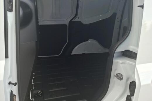 Ford Transit Courier vaihtoauto