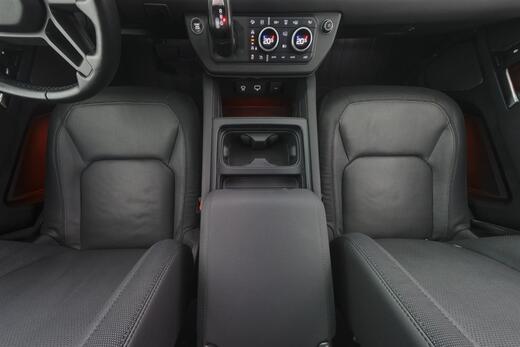 Land Rover Defender vaihtoauto