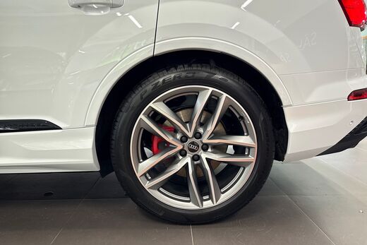 Audi Q7 vaihtoauto