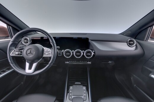 Mercedes-Benz EQA vaihtoauto