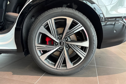 Audi SQ6 e-tron vaihtoauto