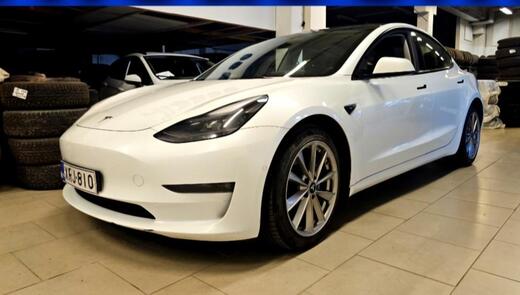 Tesla Model 3 vaihtoauto