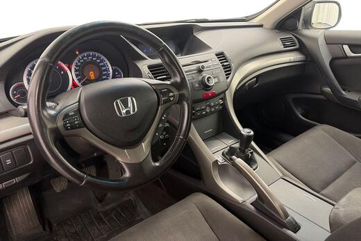 Honda Accord vaihtoauto