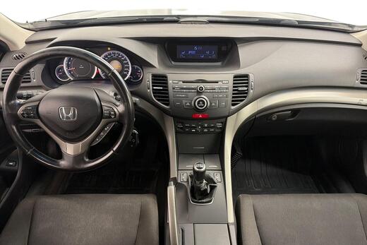 Honda Accord vaihtoauto
