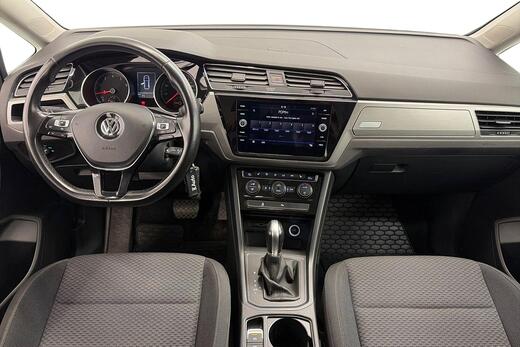 Volkswagen Touran vaihtoauto