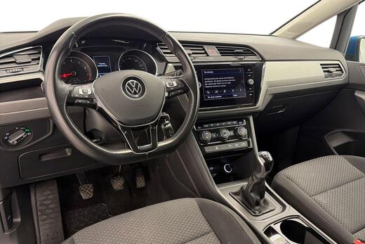 Volkswagen Touran vaihtoauto