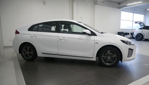 Hyundai IONIQ plug-in vaihtoauto