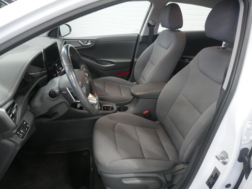 Hyundai IONIQ plug-in vaihtoauto