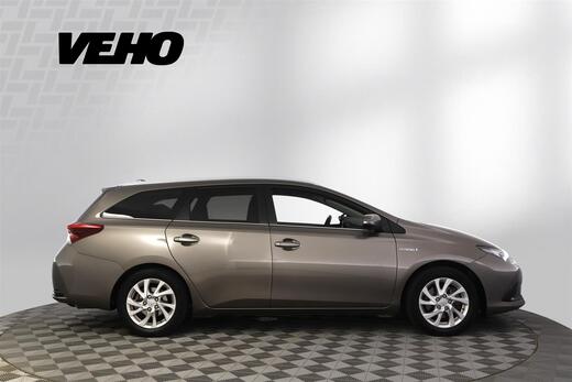 Toyota Auris vaihtoauto