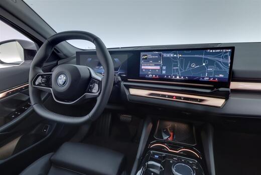 BMW i5 vaihtoauto