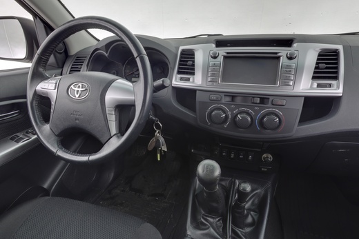 Toyota Hilux vaihtoauto