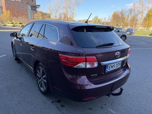 Toyota Avensis vaihtoauto