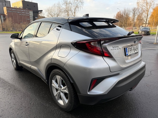 Toyota C-HR vaihtoauto