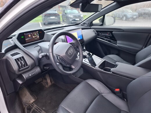 Toyota bZ4X vaihtoauto
