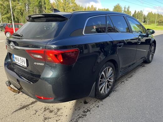 Toyota Avensis vaihtoauto