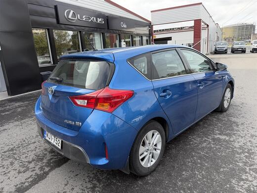 Toyota Auris vaihtoauto