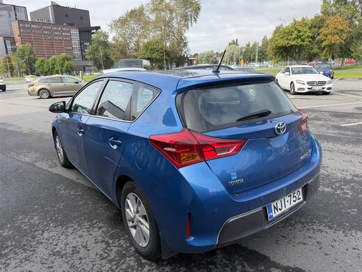 Toyota Auris vaihtoauto