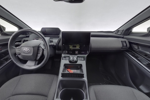 Toyota bZ4X vaihtoauto