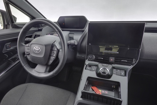 Toyota bZ4X vaihtoauto