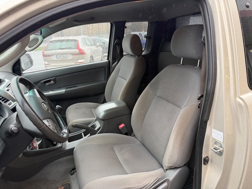 Toyota Hilux vaihtoauto