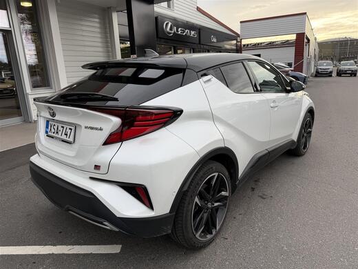 Toyota C-HR vaihtoauto