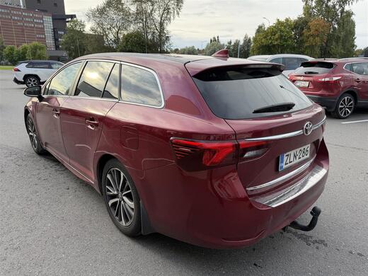 Toyota Avensis vaihtoauto