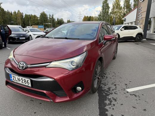 Toyota Avensis vaihtoauto