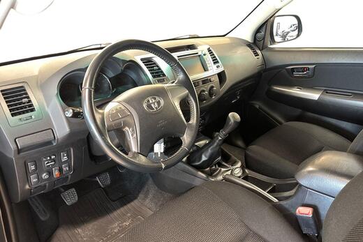 Toyota Hilux vaihtoauto