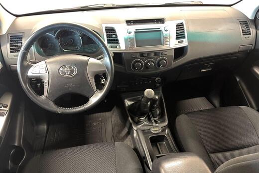 Toyota Hilux vaihtoauto