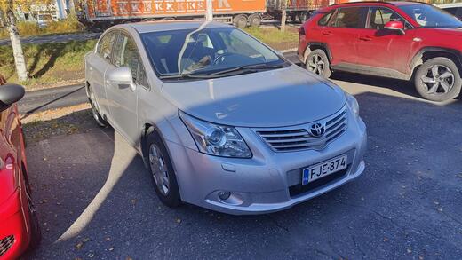 Toyota Avensis vaihtoauto