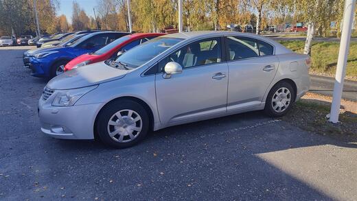 Toyota Avensis vaihtoauto