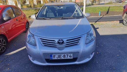Toyota Avensis vaihtoauto