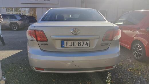 Toyota Avensis vaihtoauto