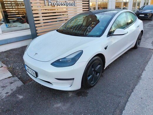 Tesla Model 3 vaihtoauto