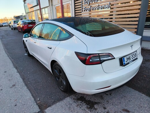 Tesla Model 3 vaihtoauto