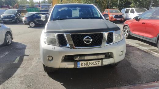 Nissan Pathfinder vaihtoauto