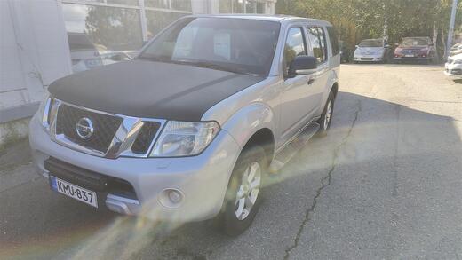 Nissan Pathfinder vaihtoauto