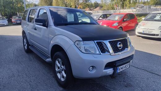 Nissan Pathfinder vaihtoauto