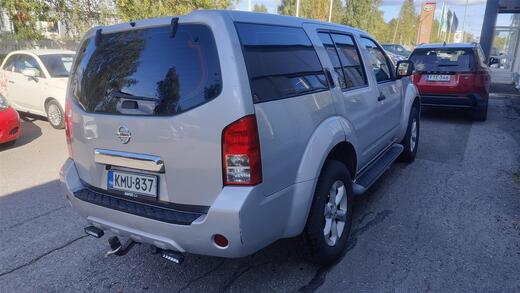 Nissan Pathfinder vaihtoauto