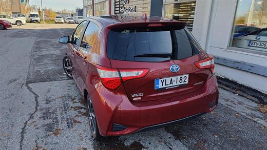 Toyota Yaris vaihtoauto