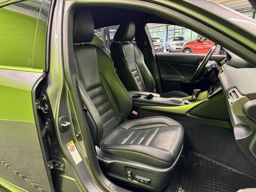 Lexus IS vaihtoauto