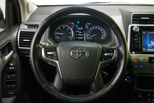 Toyota Land Cruiser vaihtoauto
