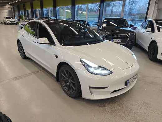 Tesla Model 3 vaihtoauto