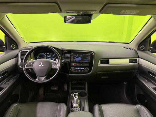 Mitsubishi Outlander PHEV vaihtoauto